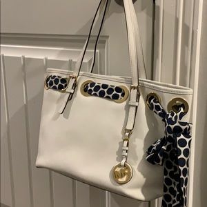 Michael Khors White Classy Purse